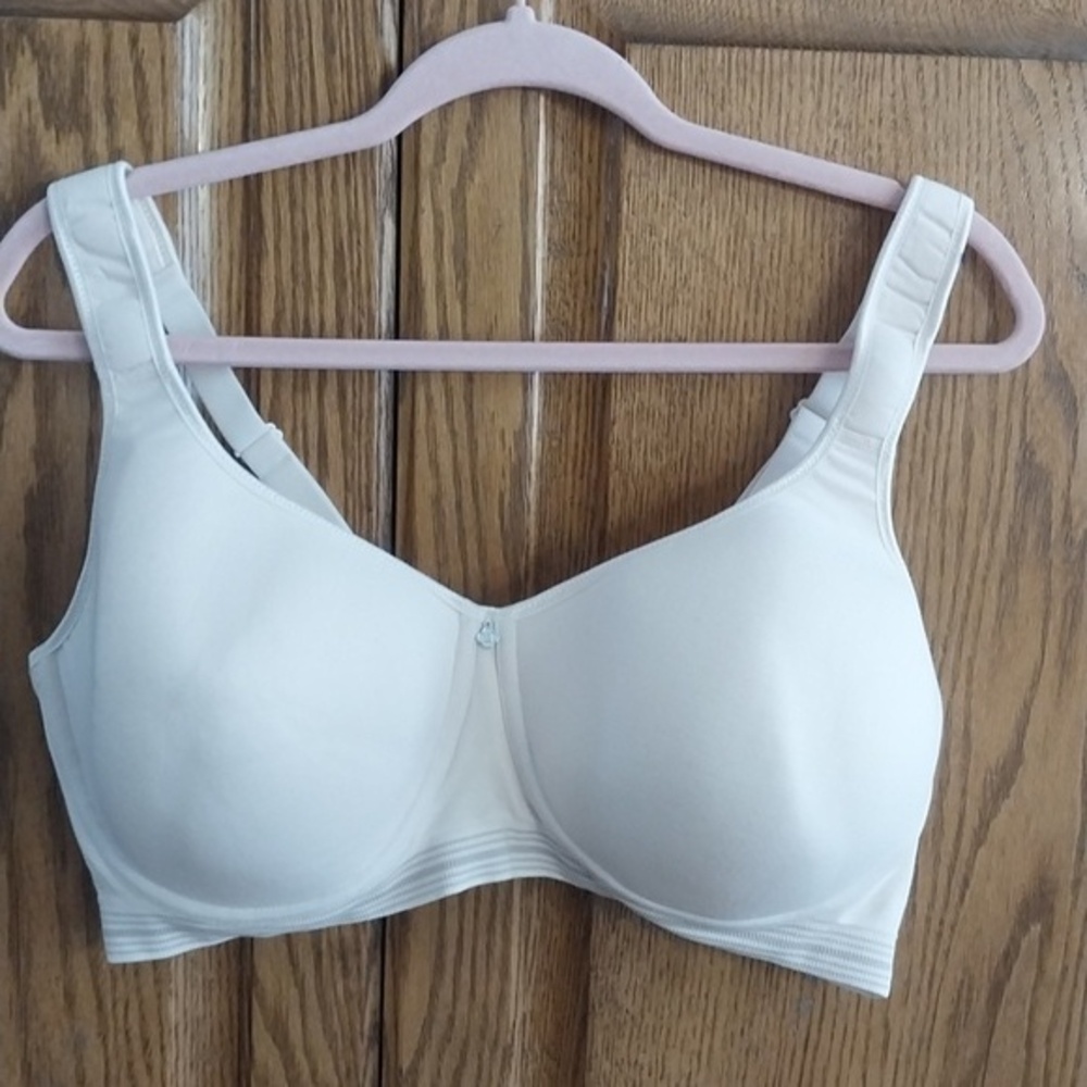 Breezies NEW Comfort Breeze Seamless  Wirefree‎ T-Shirt Bra Size 44D Champagne